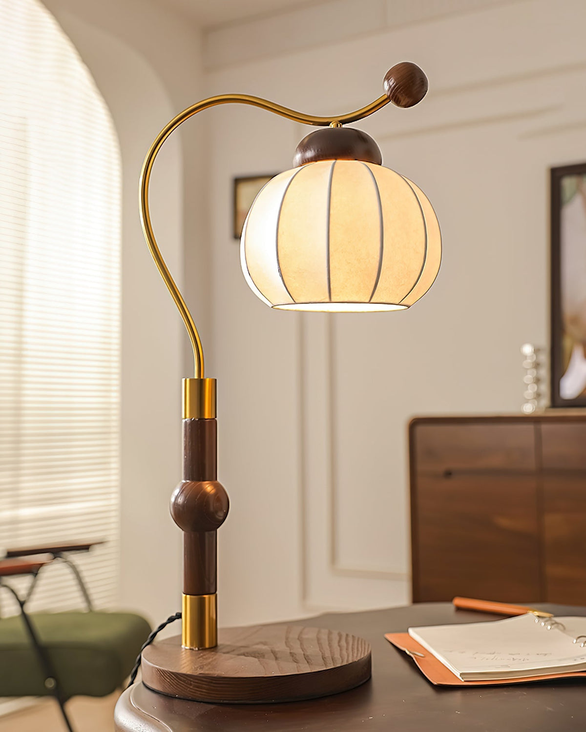 Zyran retrobordlampe i silke og træ