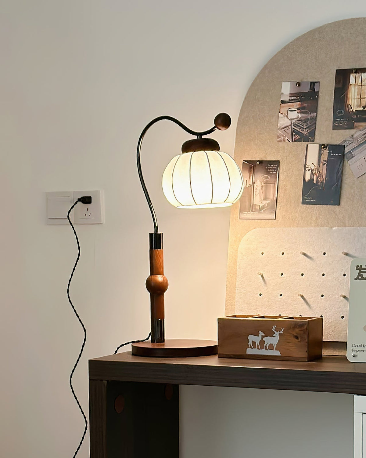 Zyran retrobordlampe i silke og træ