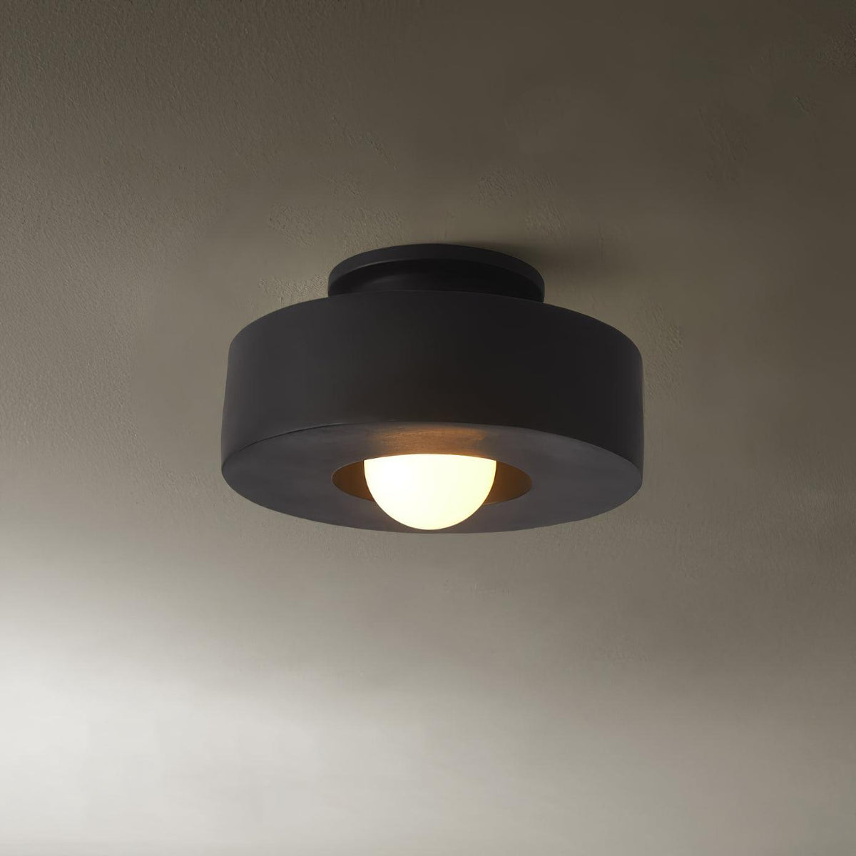 Celelian Simon-loftslampe i cylindrisk resin