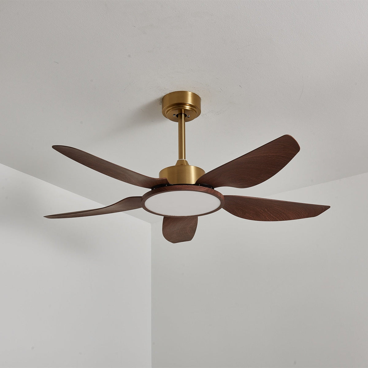 Sylenel moderne loftsventilator med lys i træ og messing