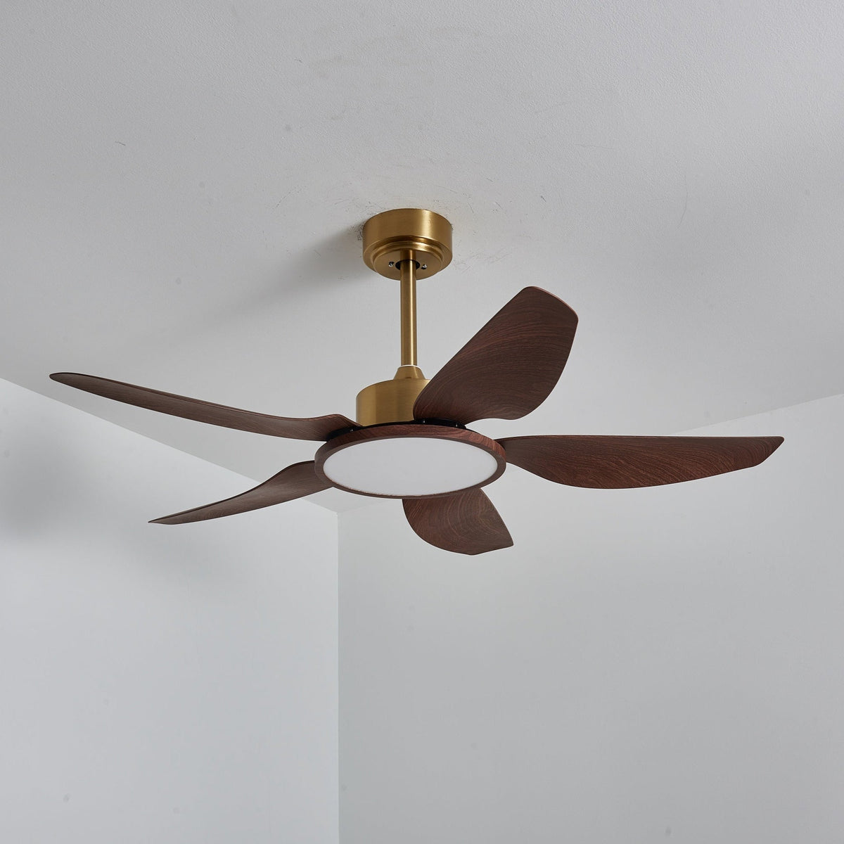 Sylenel moderne loftsventilator med lys i træ og messing