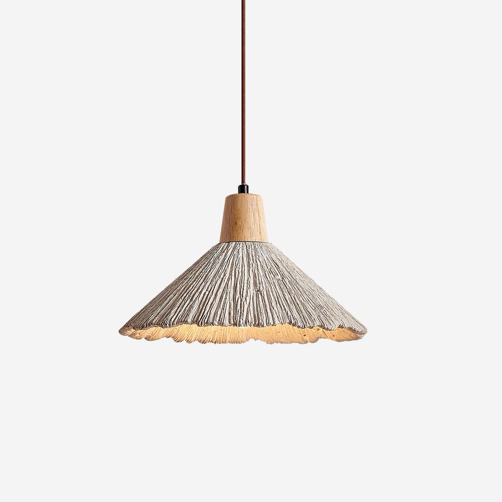 Pendel-lampe med trætophæng og tekstureret cementskærm i grå og naturfarver i japandi-stil