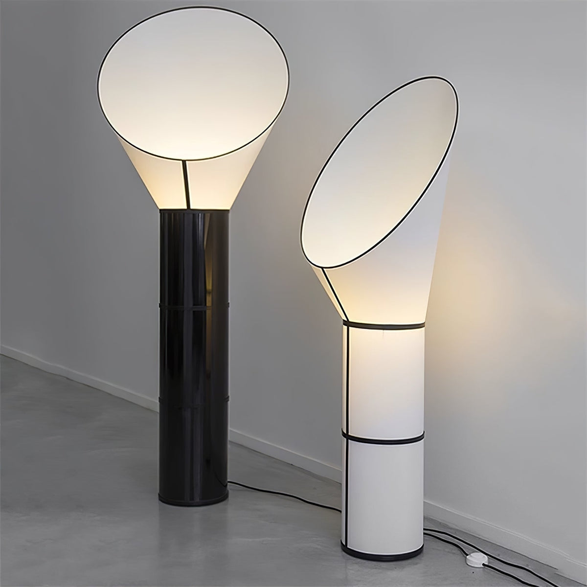 Thornevale Sketch Line-golvlampa