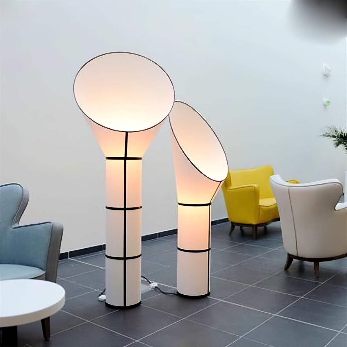 Thornevale Sketch Line-golvlampa