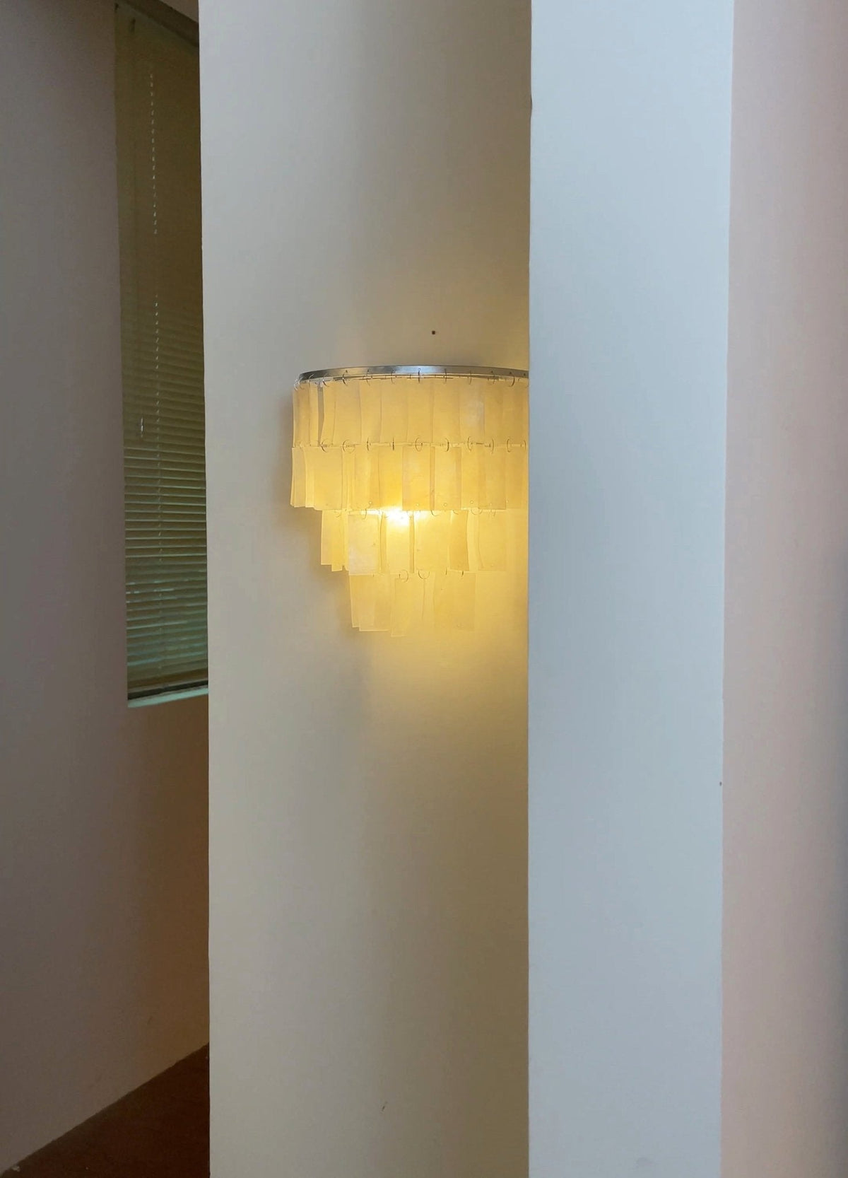 Vidoros postmodern lyxig vägglampa med snäckskal i flera nivåer