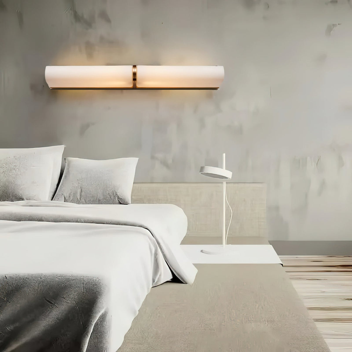 Eirisine vägglampa i glas