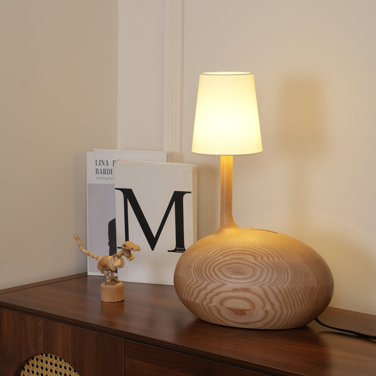 Brixten bordlampe i træ og stof