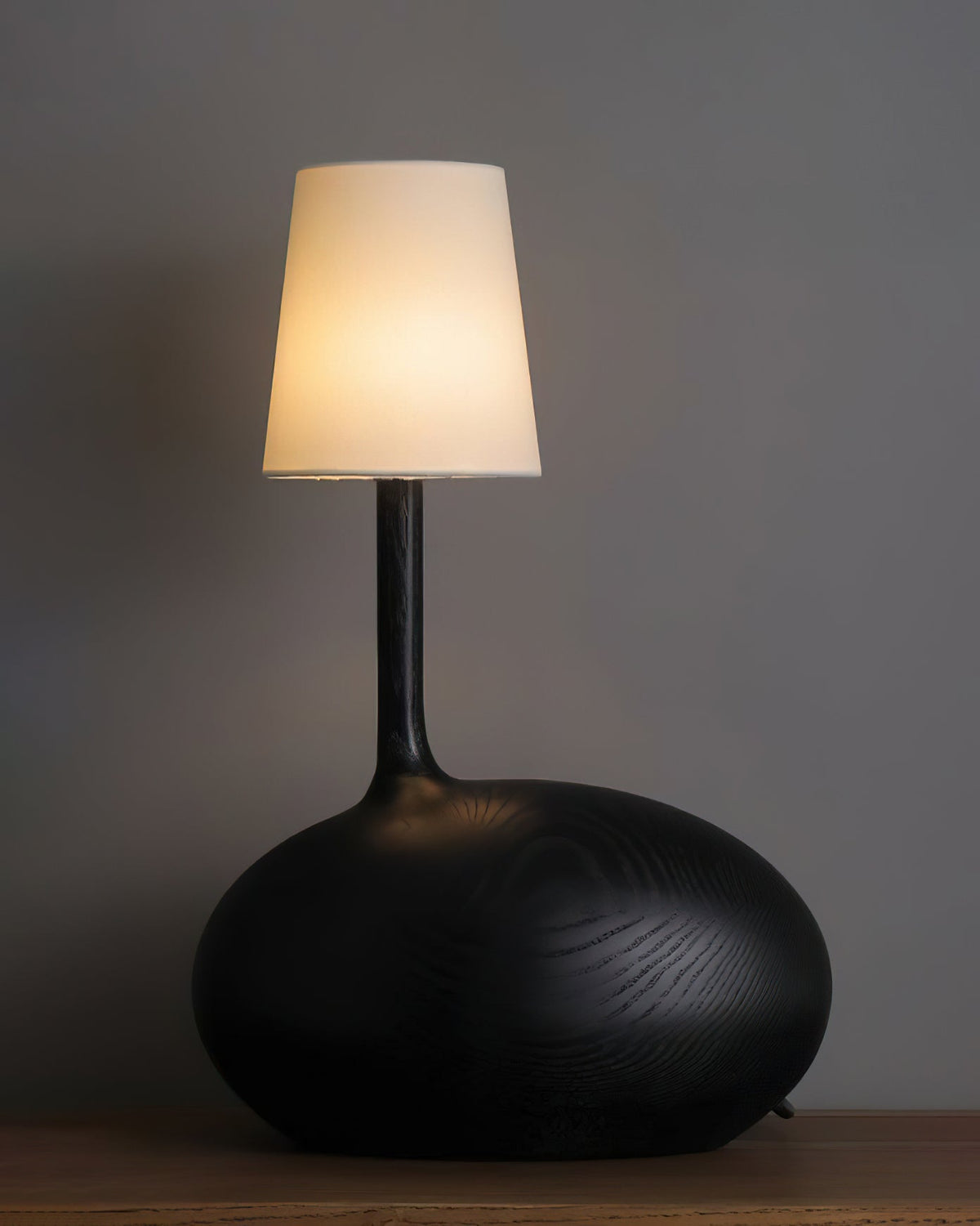 Brixten bordlampe i træ og stof