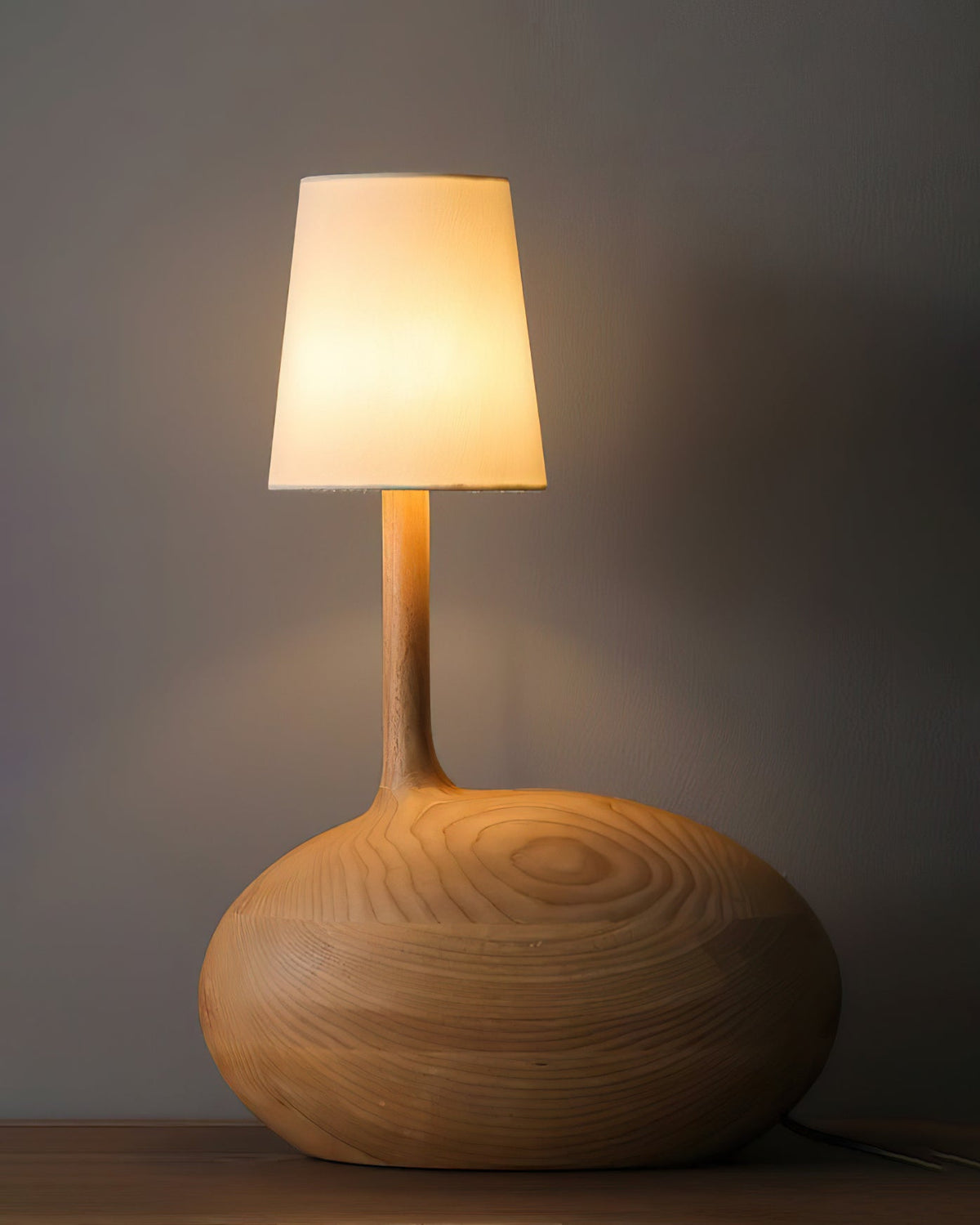 Brixten bordlampe i træ og stof