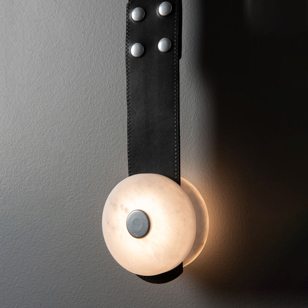 Eirerora-alabasteriseinävalaisin