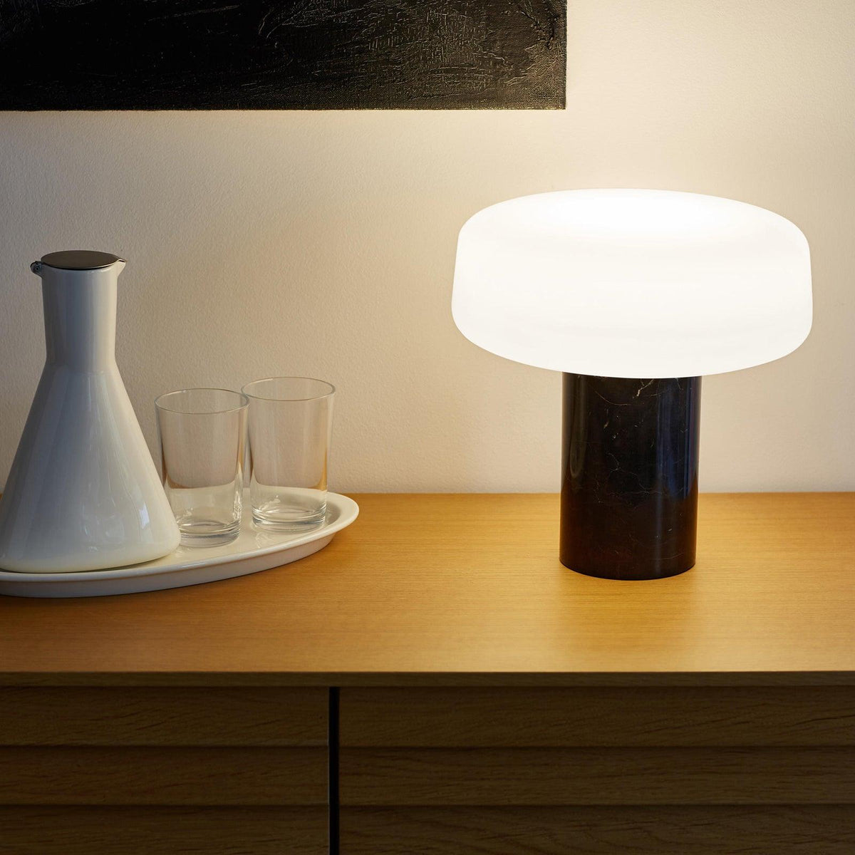 Erinilil bordlampe med marmorfod