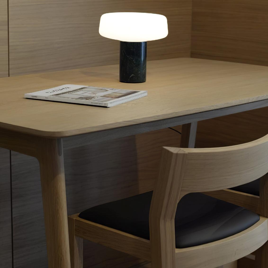 Erinilil bordlampe med marmorfod