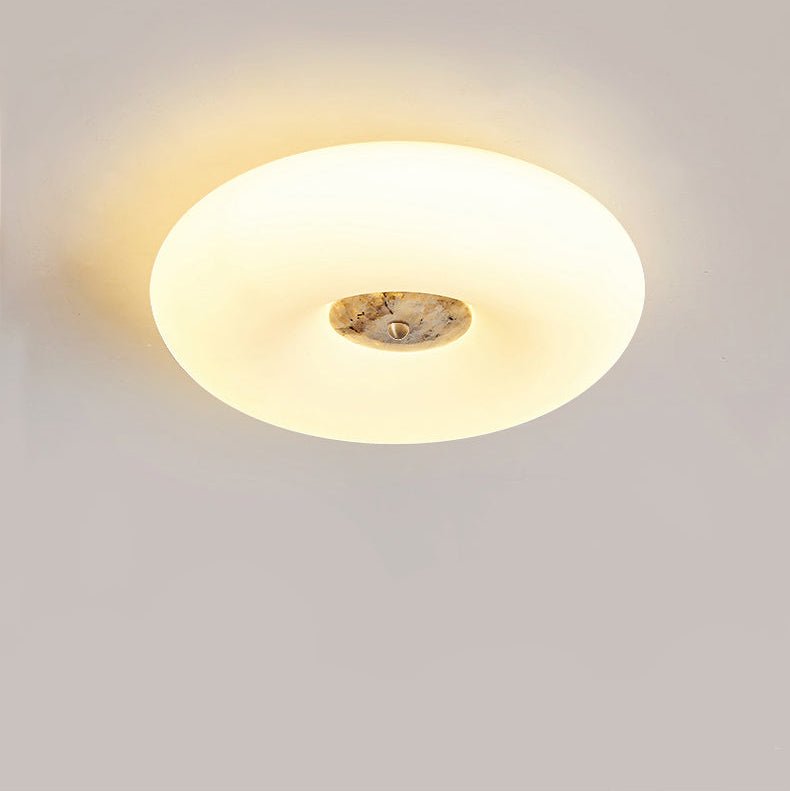 Flen loftslampe med ring i gul travertin
