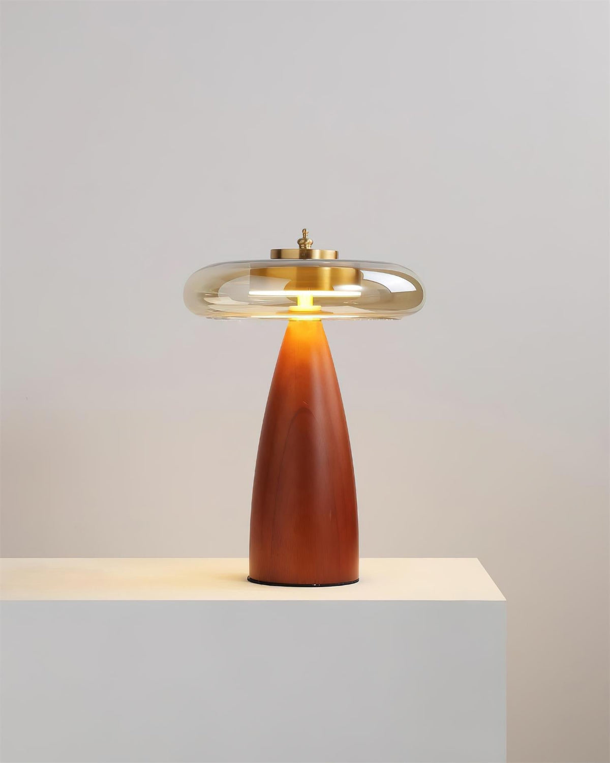 Lumanelia Table Lamp