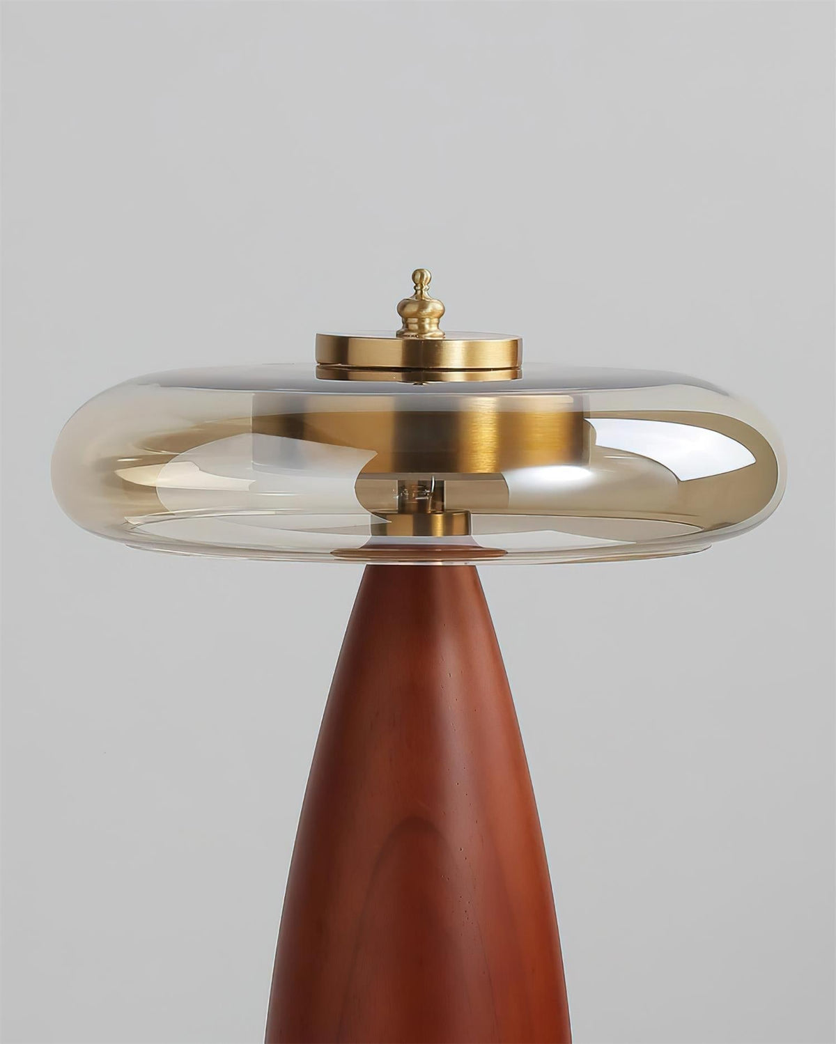 Lumanelia Table Lamp