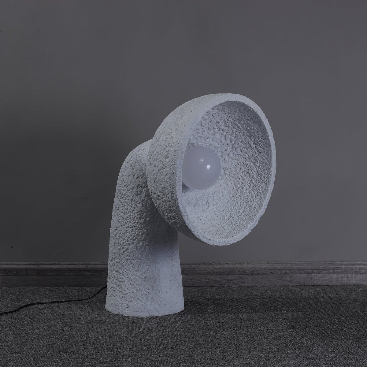 Arliris bordlampe i beton
