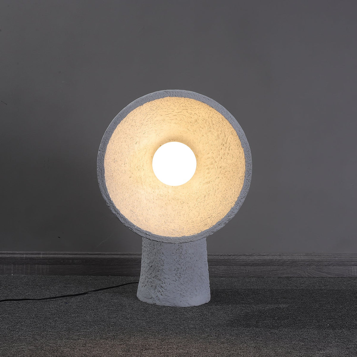 Arliris bordlampe i beton