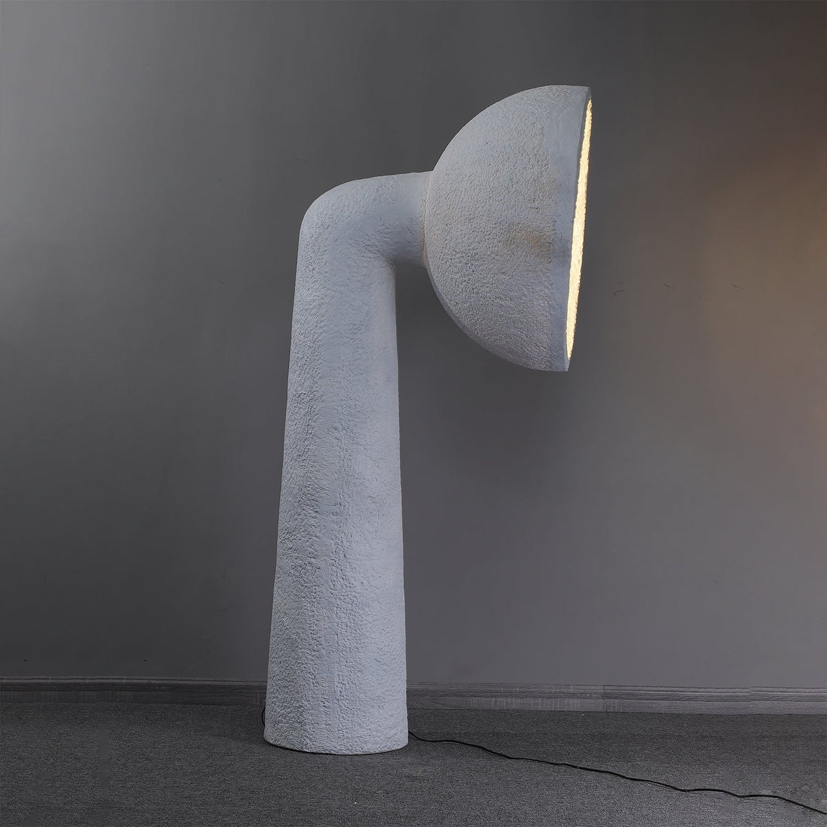 Arliris bordlampe i beton