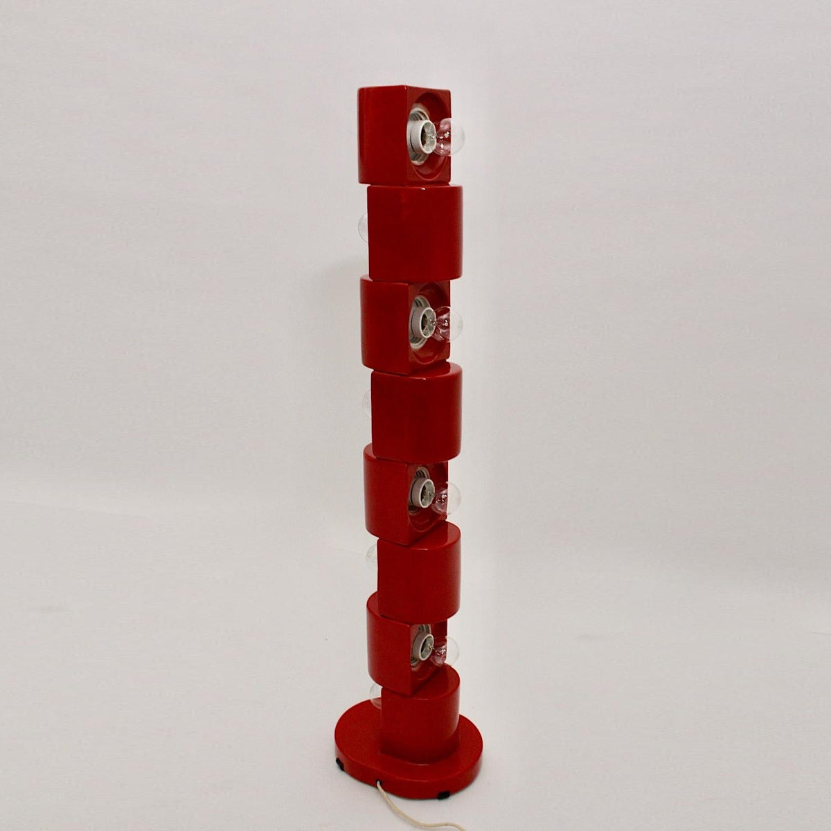 Viraeraine-golvlampa