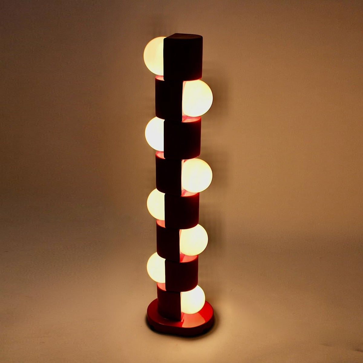 Viraeraine-golvlampa