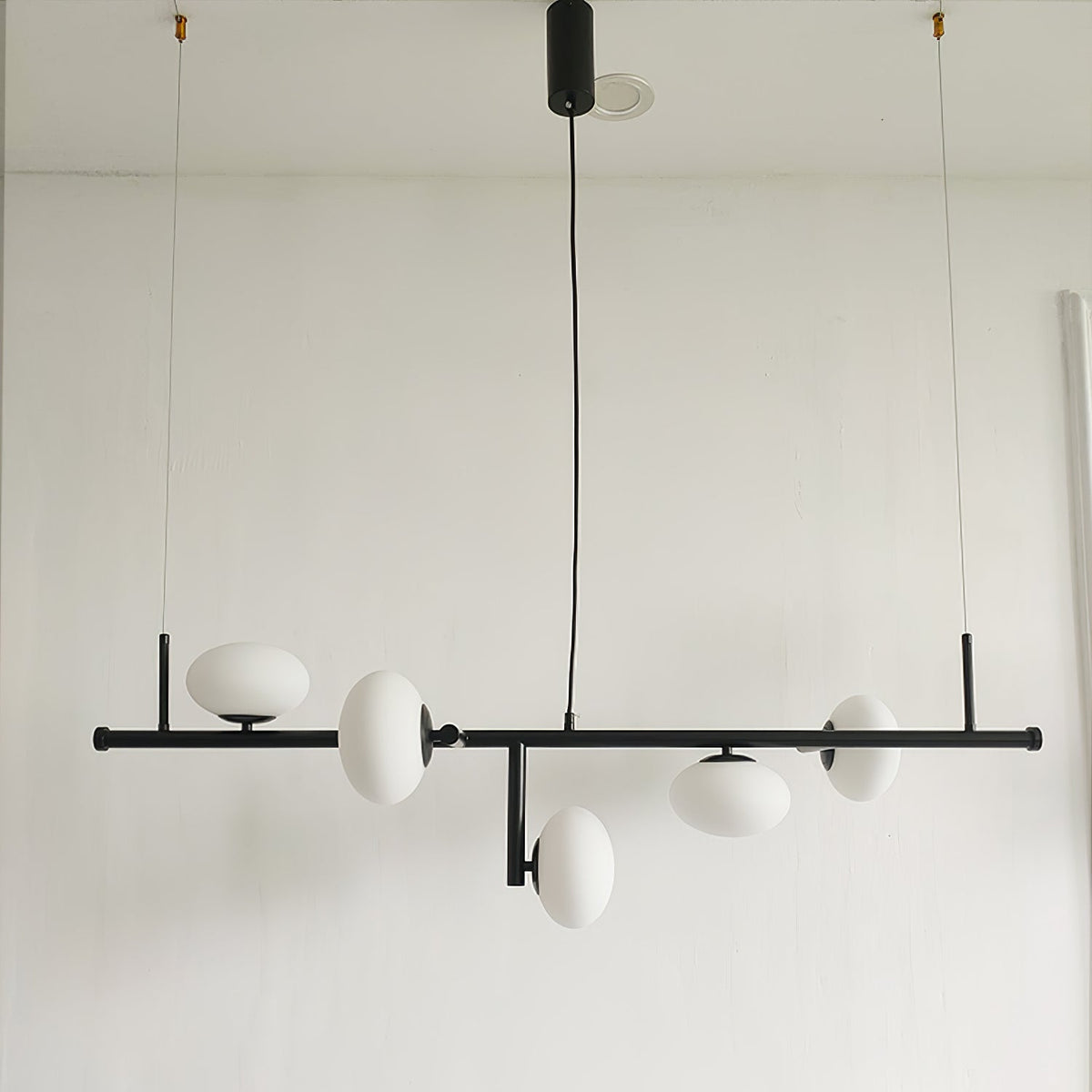 Balance moderne lysekrone i glas