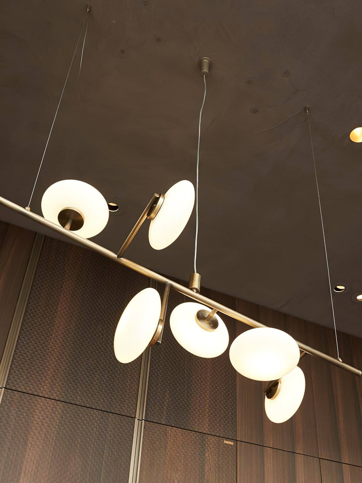 Balance moderne lysekrone i glas