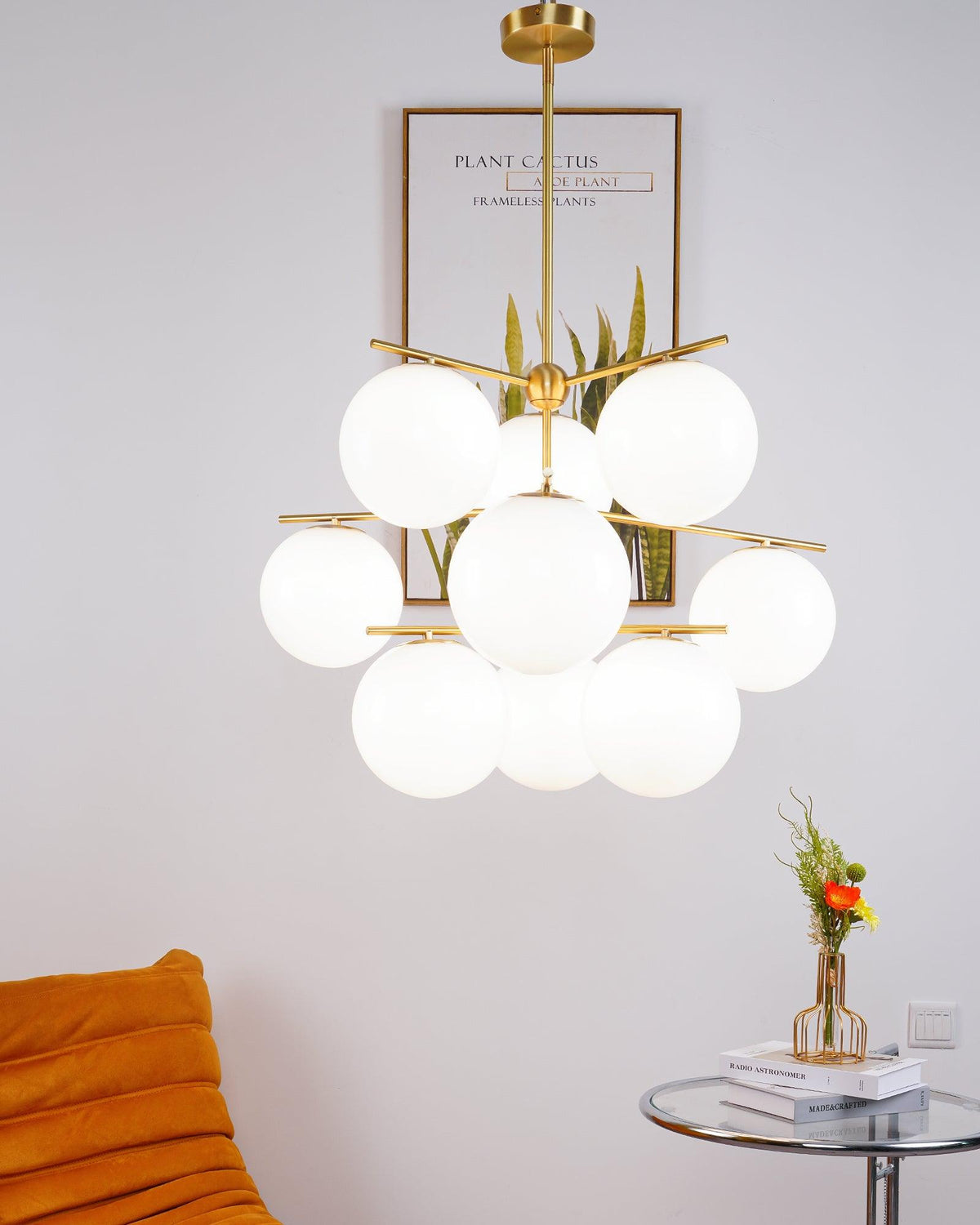 Casoella moderne Sphere & Stem-lysekrone i guldfarve med LED