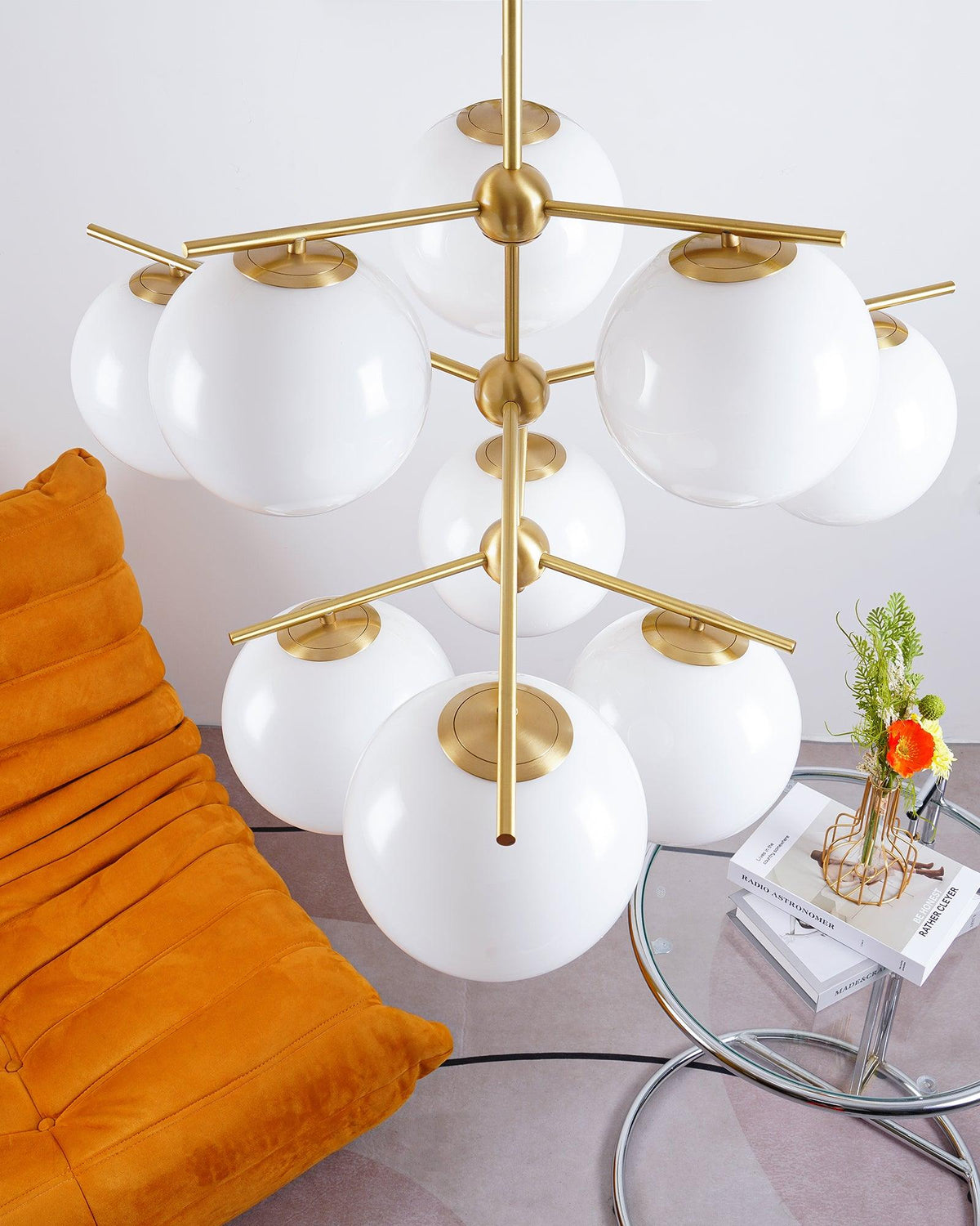 Casoella moderne Sphere & Stem-lysekrone i guldfarve med LED