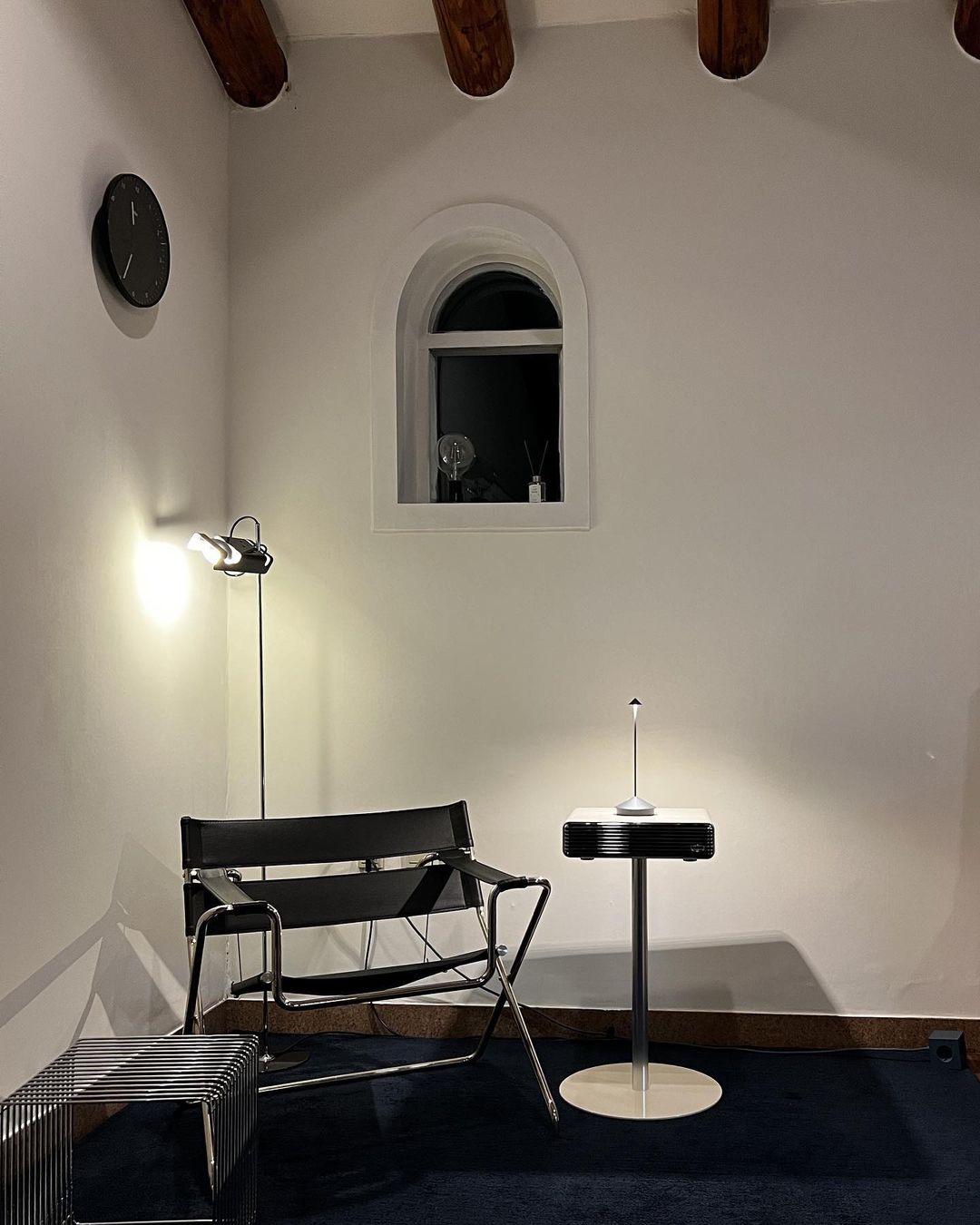 Merven minimalistisk golvlampa