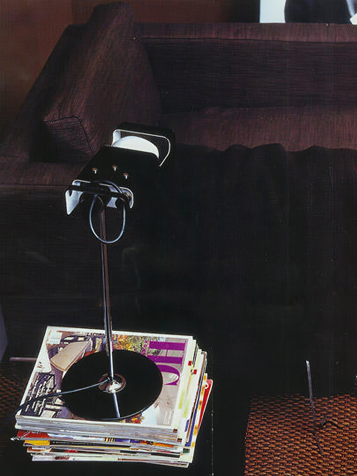 Candeeiro de mesa futurista Lumousin