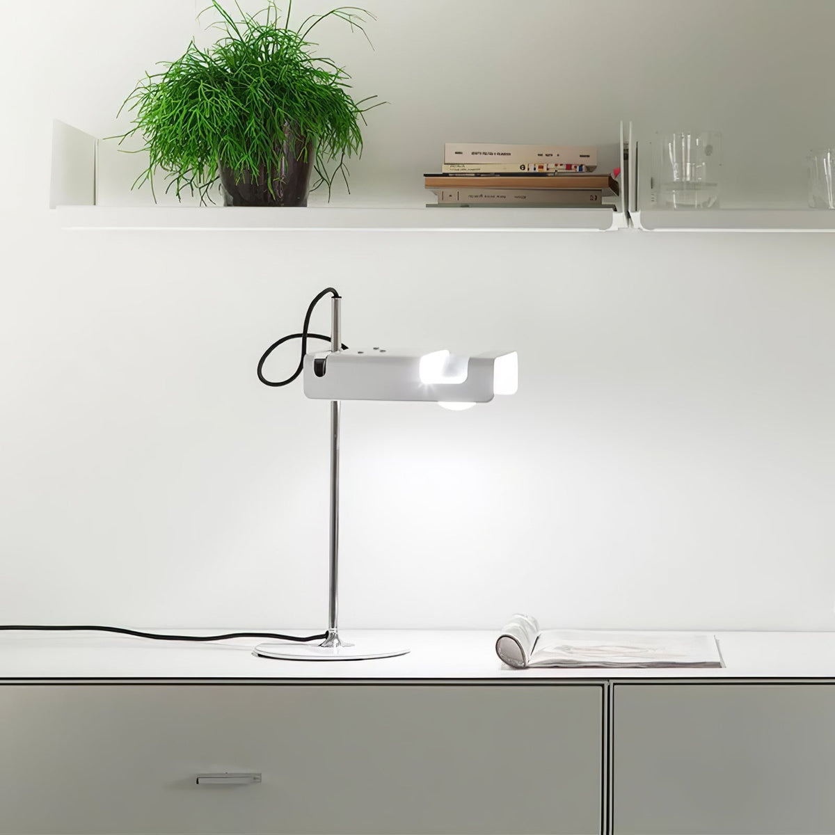 Candeeiro de mesa futurista Lumousin