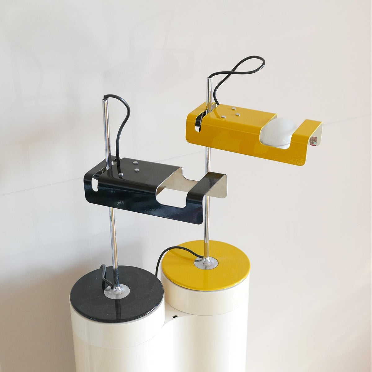 Candeeiro de mesa futurista Lumousin
