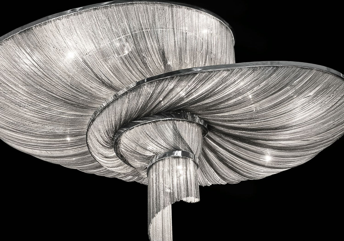 Caloora-lysekrone med elegant spiralkæde