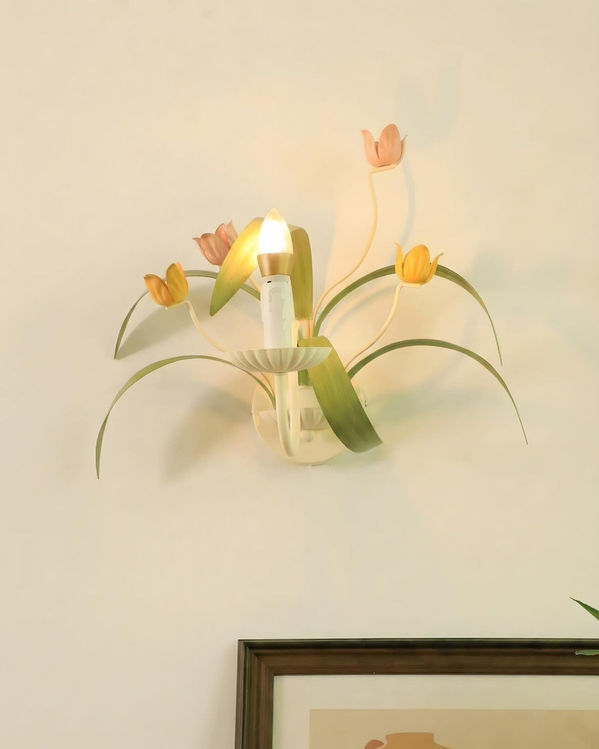 Tulianne vegglampi