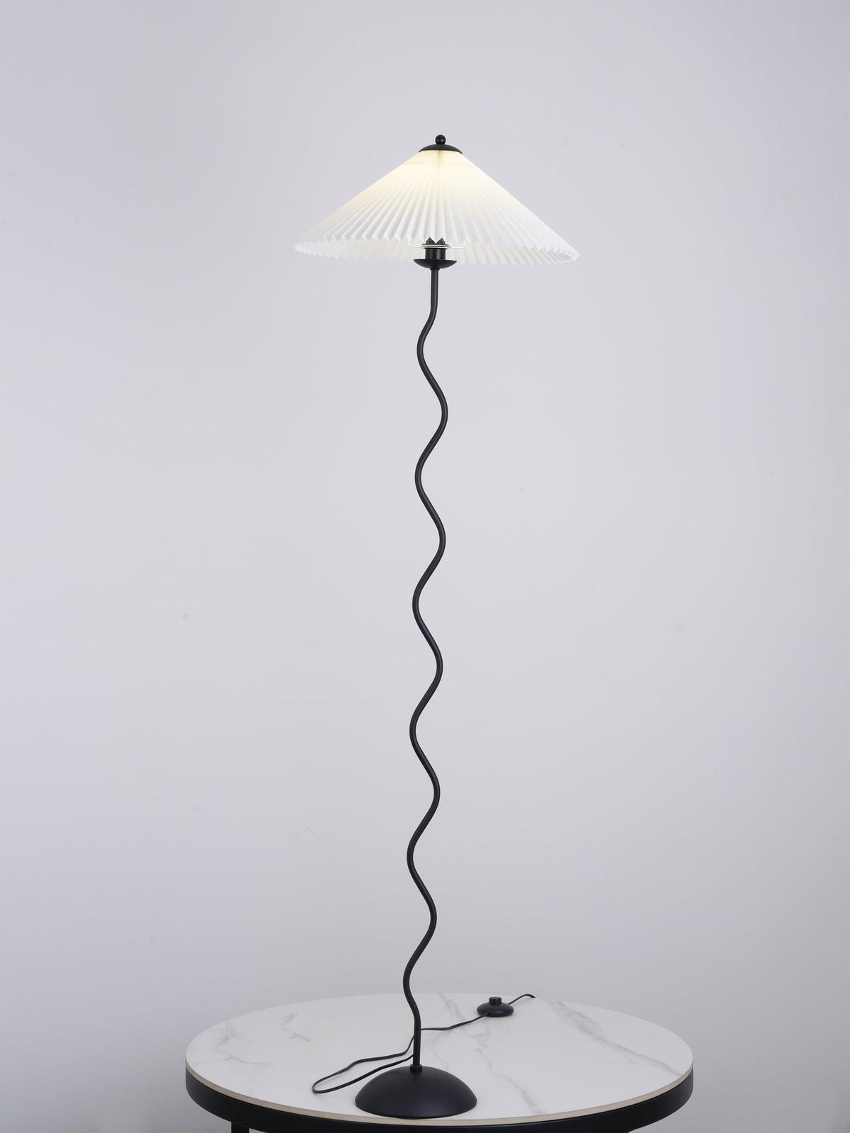 Lioraven minimalistisk gulvlampe i stof
