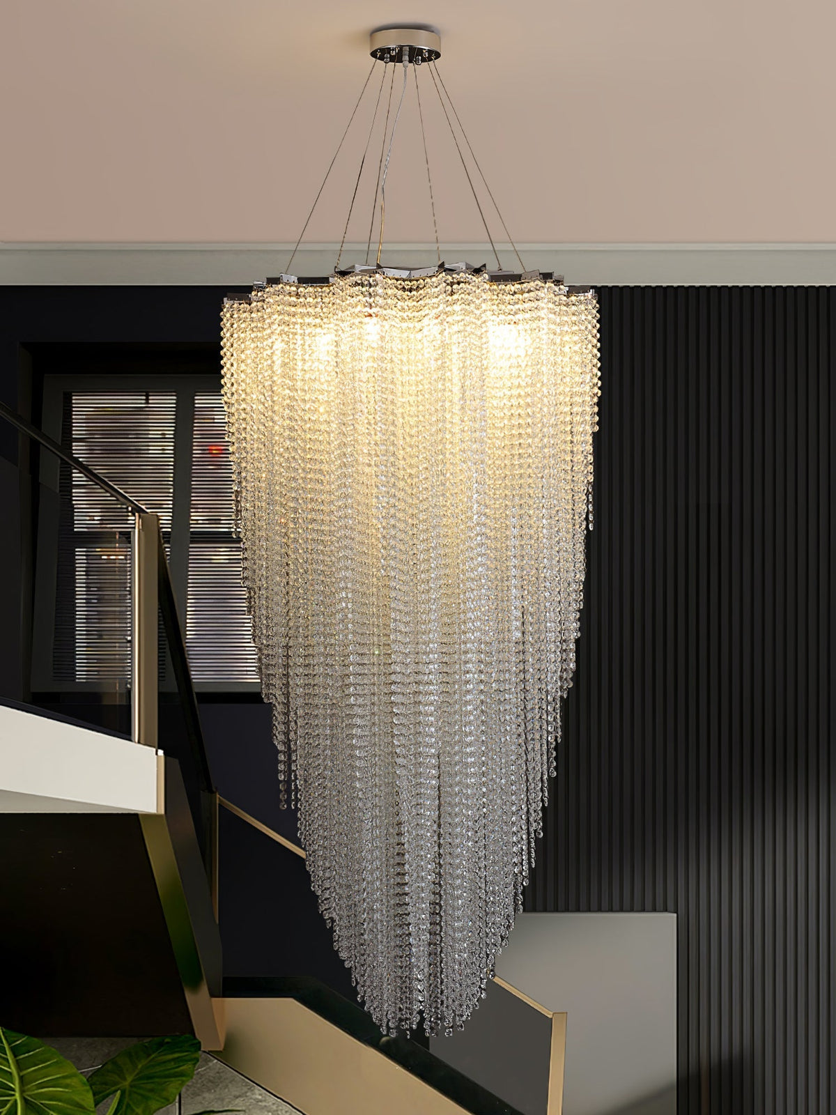 Zashayra lysekrone med krystalsøjle