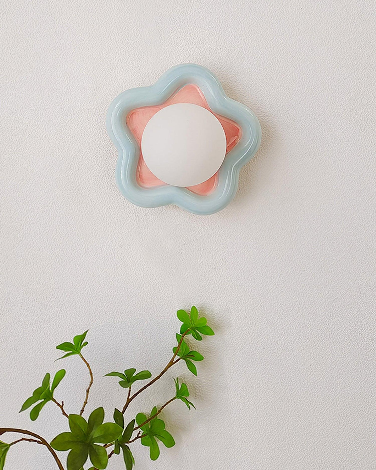 Petani vägglampa med rosa och gula blommor