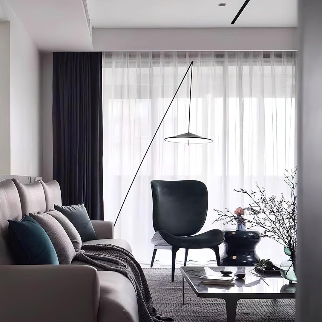 Arcana minimalistisk golvlampa i svart
