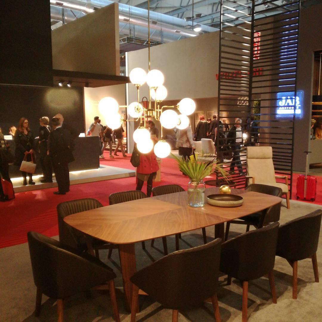 Candeeiro de lustre Stilnovo de latão e vidro preto Wasgt