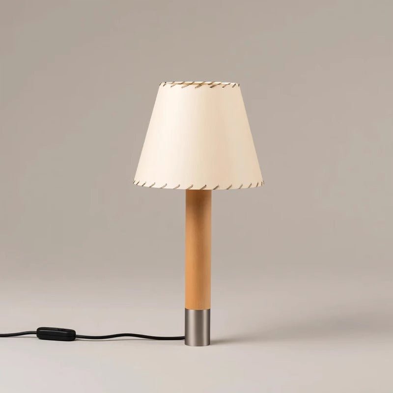 Candeeiro de mesa Bravique com costuras