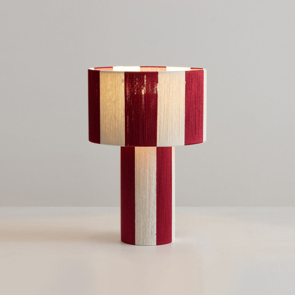 Velanira-pöytävalaisin