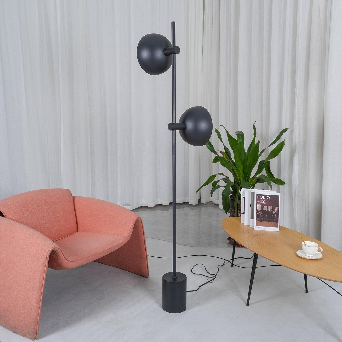 Candeeiro de pé minimalista em vidro Lumase