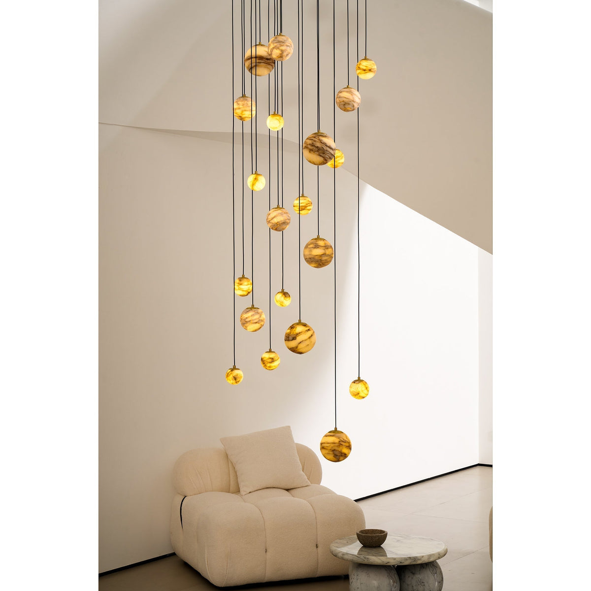 Candelabro Sultana, cascata de orbes em alabastro
