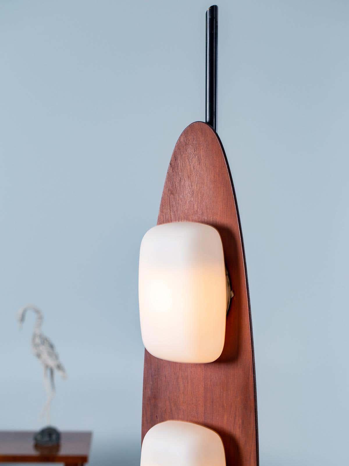 Camirara-gulvlampe i marmor