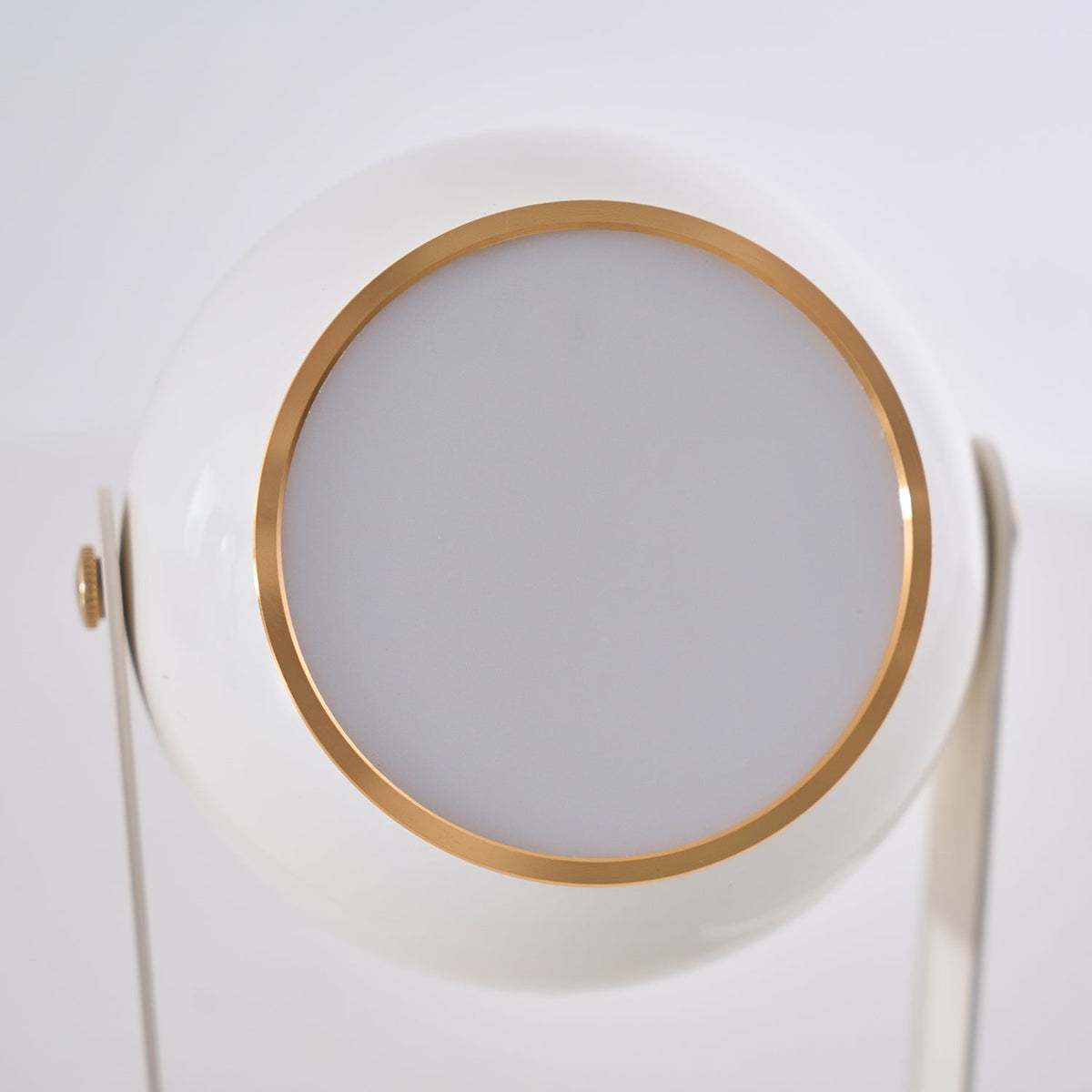 Ulsken minimalistisk bordlampe i akryl