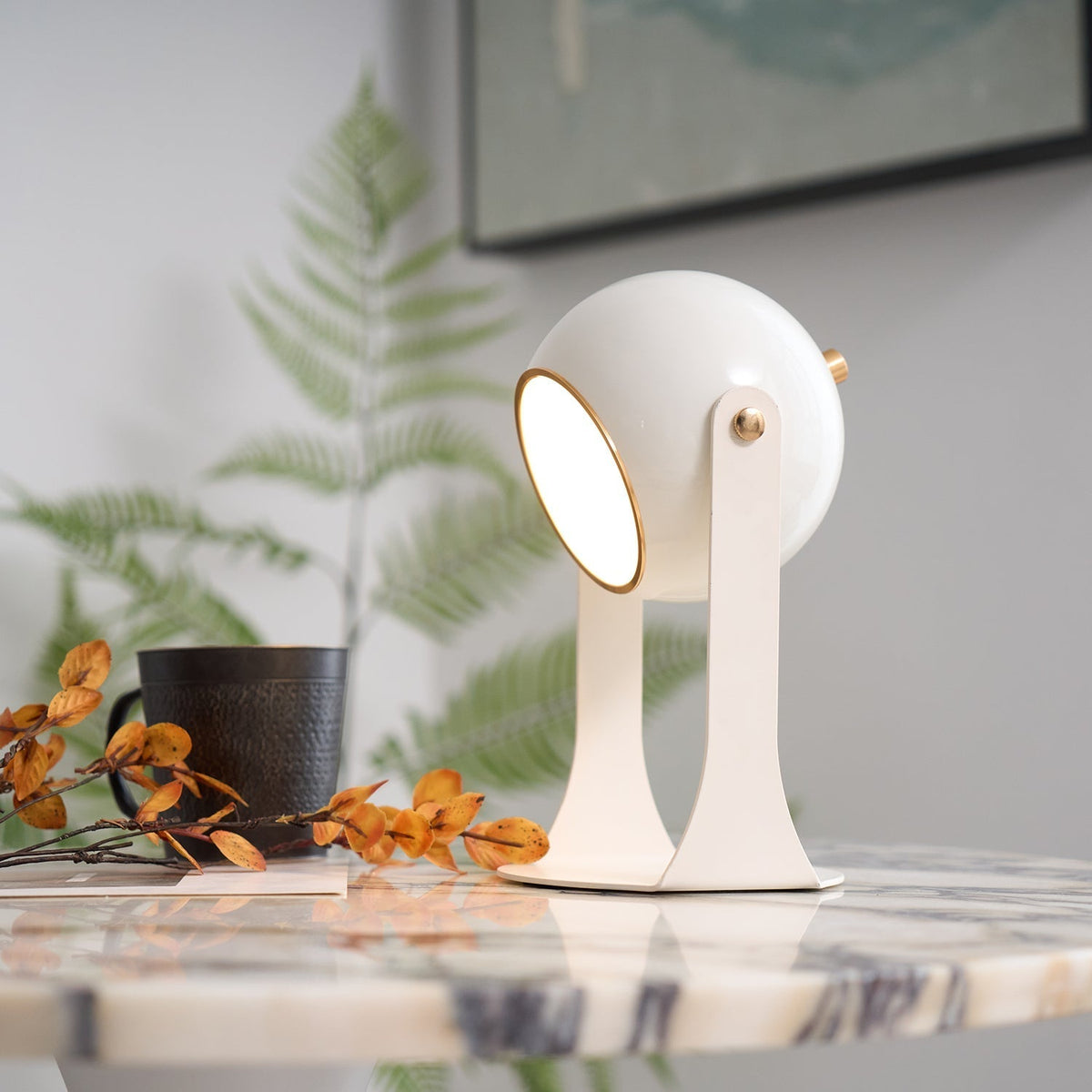 Ulsken minimalistisk bordlampe i akryl