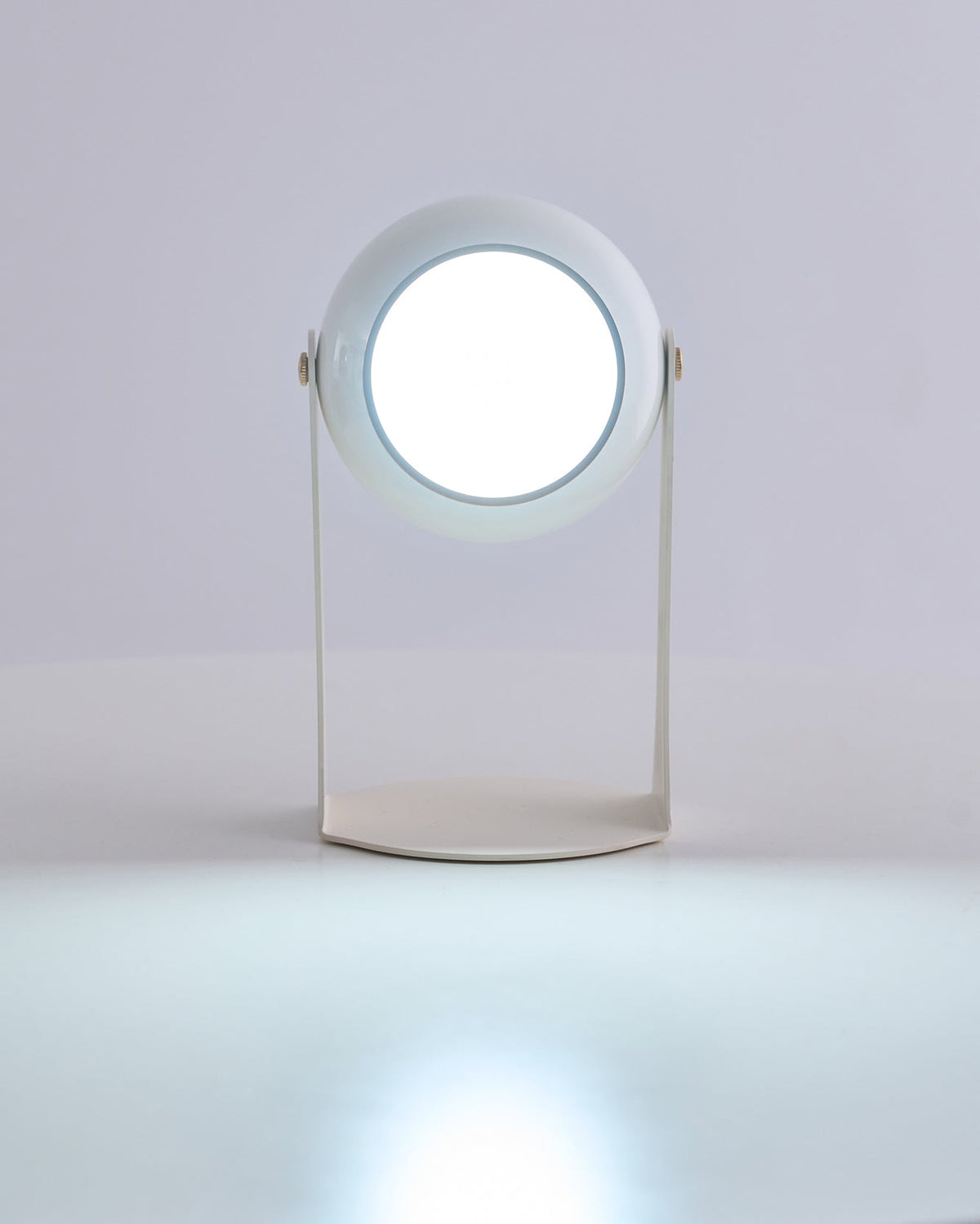 Ulsken minimalistisk bordlampe i akryl