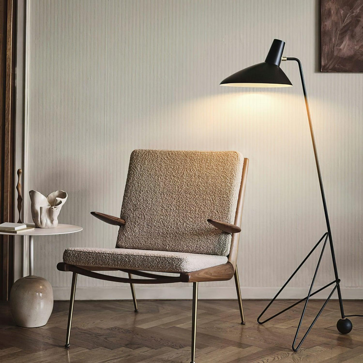 Caleleria-moderni teollinen lattiavalaisin