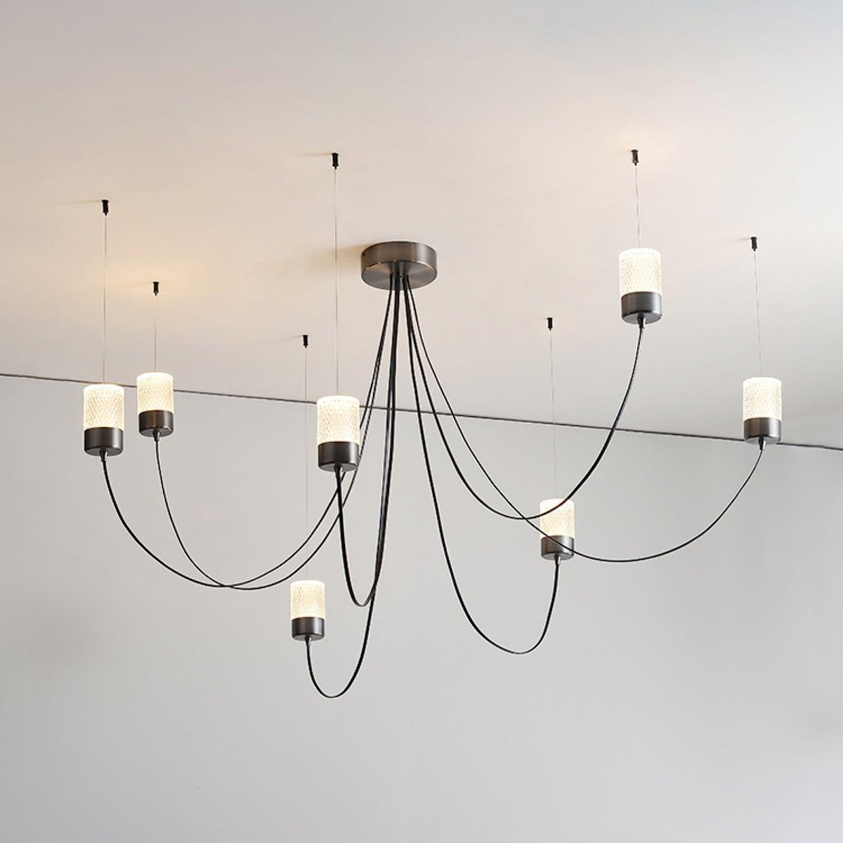 Candeeiro de teto em vidro com elegância oscilante Veluaria