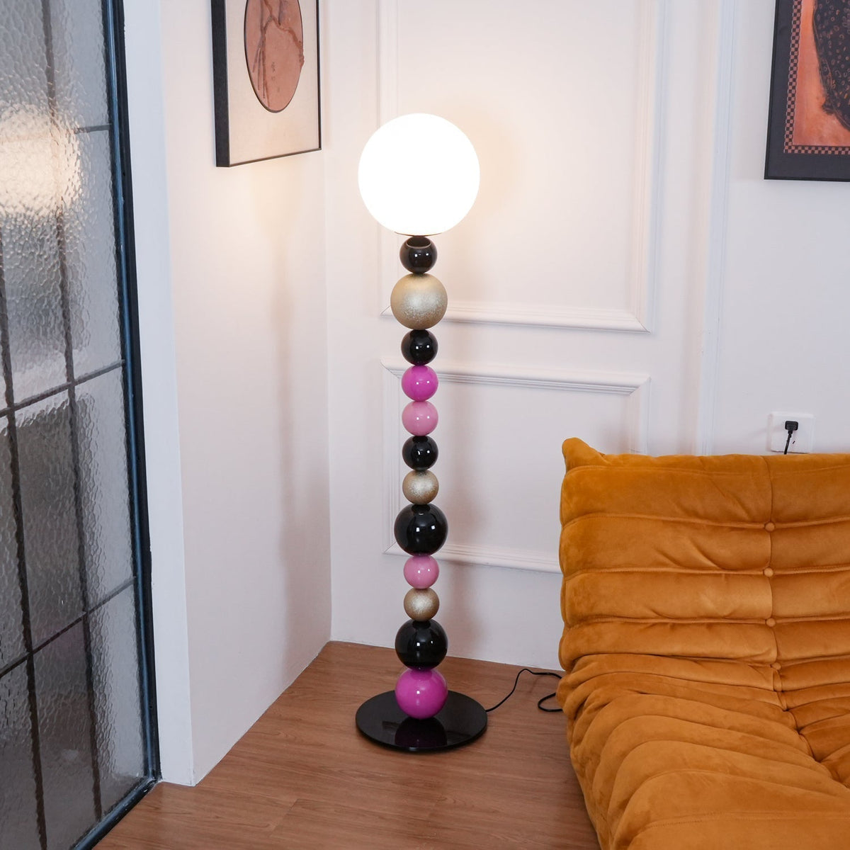 Beads-golvlampa
